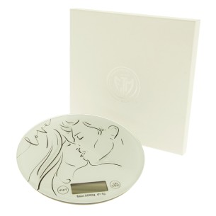 Bomboniera Regalo Bilancia tonda coppia innamorati con scatola D 19 cm art 07A045