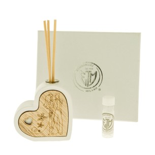 Bomboniera Cuore Profumatore Resina bianca con inserto sposi coppia innamorati h 7 cm con scatola Art 08A009
