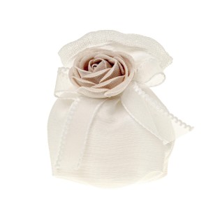 Bomboniera sacchetto quadrato in tessuto bianco inserto fiore tipo rosa beige 10 cm confezione 12 pz art C2683