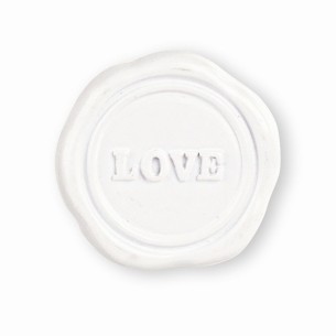 Bomboniera decorazione poliresina tipo ceralacca colore bianco con scritta LOVE D 3,5 cm con adesivo confezione 24 pz art 29521