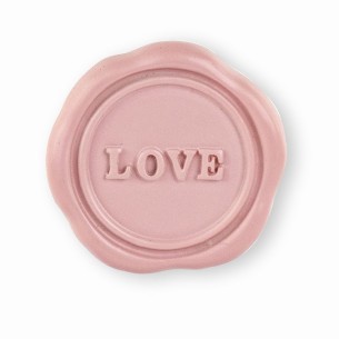 Bomboniera decorazione poliresina tipo ceralacca colore rosa con scritta LOVE D 3,5 cm con adesivo confezione 24 pz art 29522