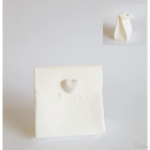Sacchetto busta bianco cuore tessuto bomboniera 7 x 7,5 cm set 12 art C1353