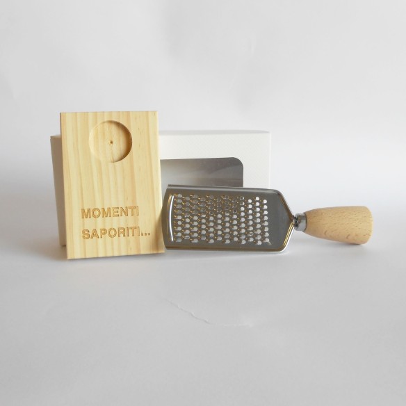 Bomboniera Matrimonio grattugia con manico e piattino legno Art 08482