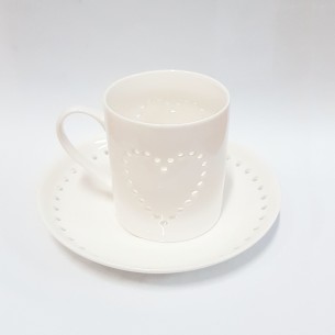 Bomboniera Tazzina da caffè con cuore traforato in ceramica smaltata bianca cm art 468