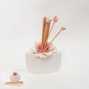Bomboniera Profumatore in ceramica smaltata bianca con Rosa Salmone 11,3xh7,3 cm art 521