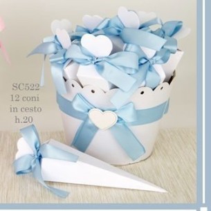 Set Cesto + 12 coni porta confetti con inserto cuore e nasto celeste H 20 cm art SC522