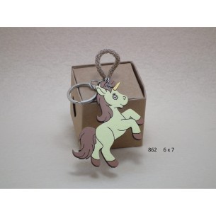 Bomboniera porta chiavi in legno a forma Unicorno con scatola confetti battesimo nascita 6 x h 7 cm art 862