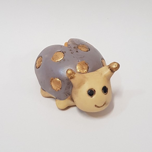 Statuina Coccinella bomboniera in terracotta beige e lilla 4 x 5 Cm - art 55102